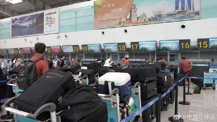 行李太多？中國(guó)國(guó)家橄欖球隊(duì)的官方回應(yīng)：56件設(shè)備的具體情況如下
